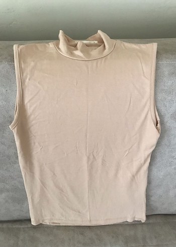 Esnek Kumaşlı Bej Yüksek Yakalı Kolsuz Bluz - Görsel 2