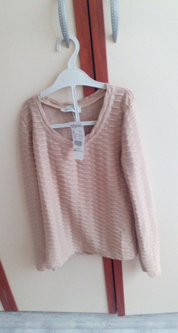 Bej V Yakalı Piliseli Kadın Keten Kazak - Görsel 2