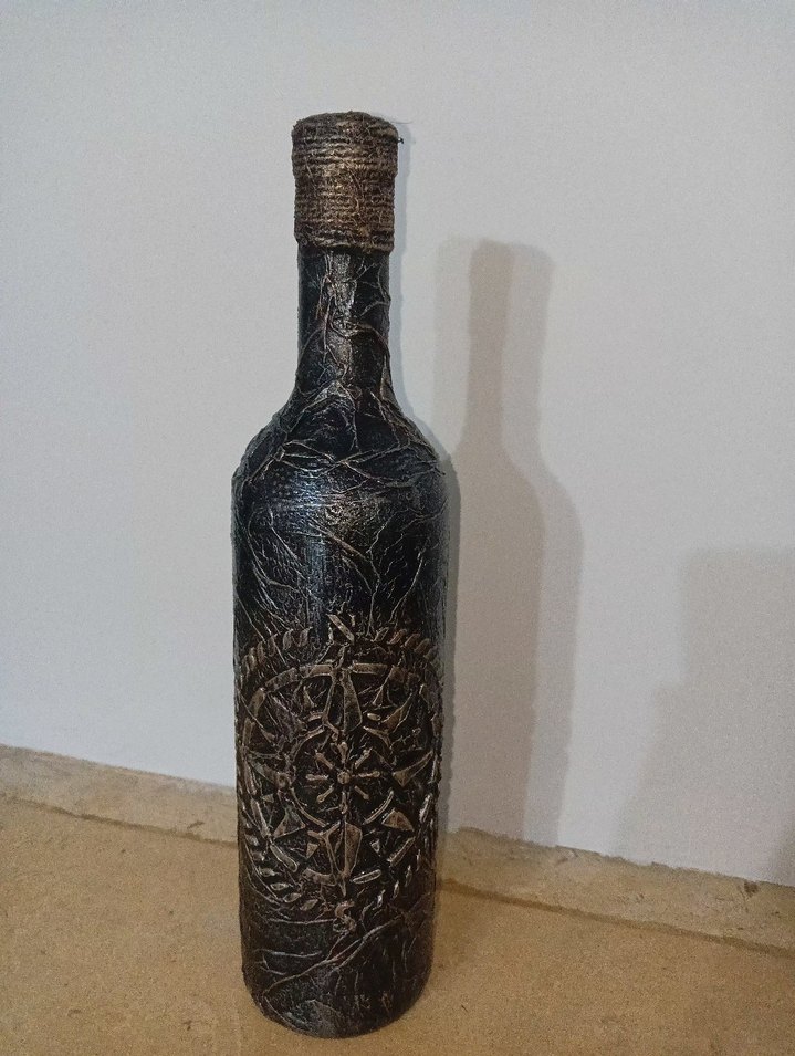 Siyah Kabartmalı Dekoratif Vazo - Görsel 4