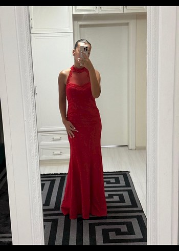 Kırmızı Dantelli Uzun Abiye Elbise