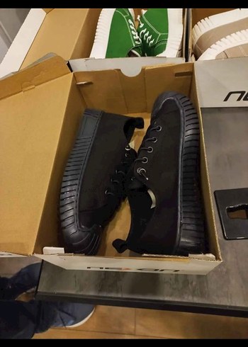 bayan ayakkabı renklerimiz mevcut Sneakers