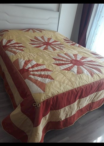 YATAK ÖRTÜSÜ ÇİFT KİŞİLİK(Pack work ) VE 2 YASTIK .
