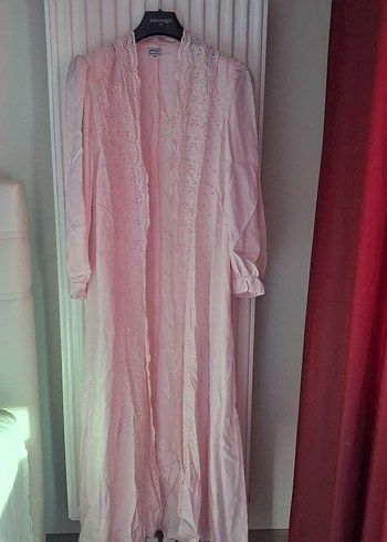 İPEK SATEN SABAHLIK, TAMAMEN İŞLİDİR. 
HİÇ KULLANILMADI, YENİ. - Görsel 2