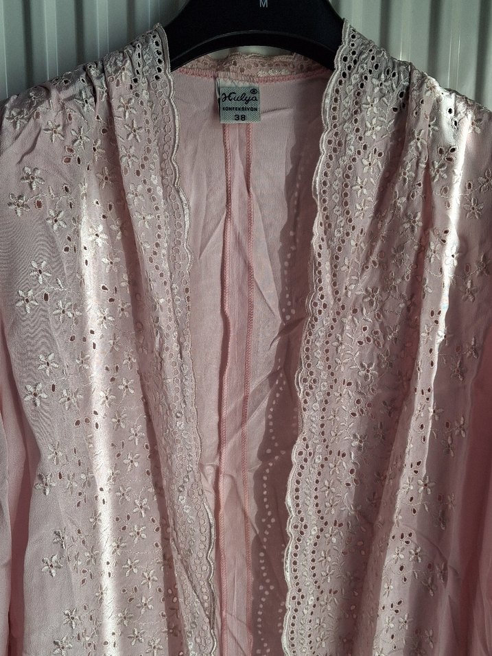 İPEK SATEN SABAHLIK, TAMAMEN İŞLİDİR. 
HİÇ KULLANILMADI, YENİ. - Görsel 3