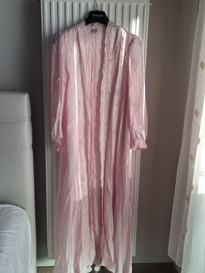 İPEK SATEN SABAHLIK, TAMAMEN İŞLİDİR. 
HİÇ KULLANILMADI, YENİ. - Görsel 5