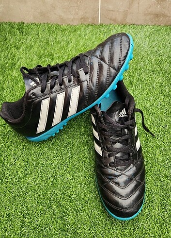 Adidas halı saha 
