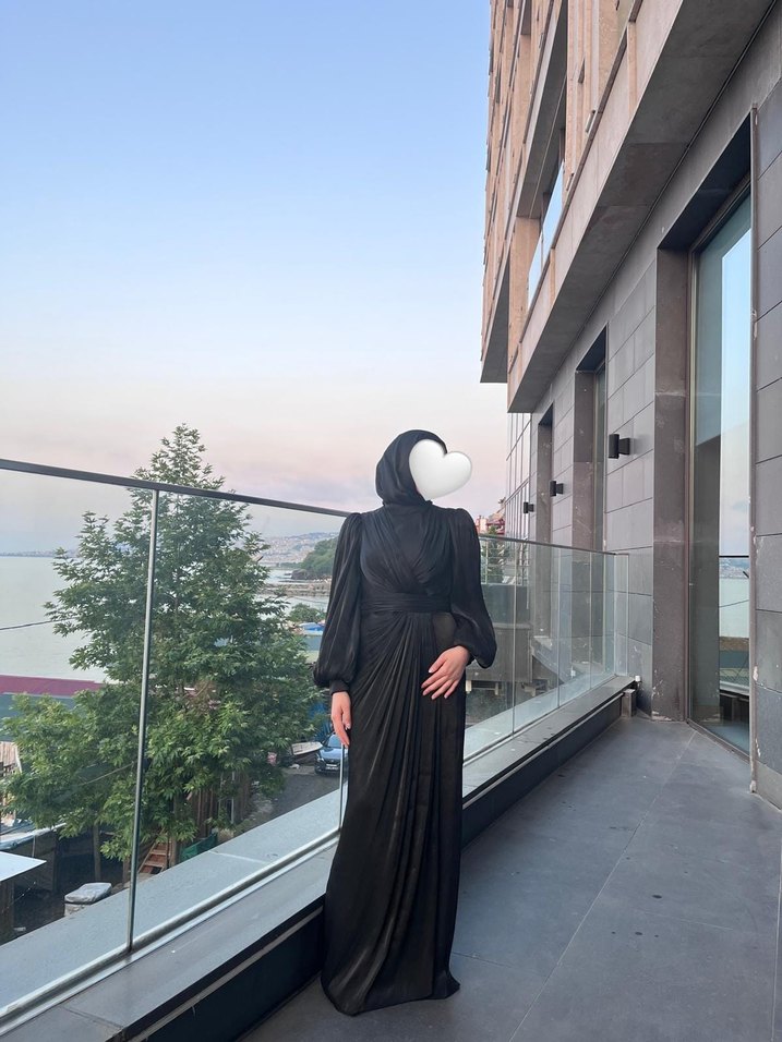 Siyah Uzun Drapeli Kadın Abiye+Şal - Görsel 3