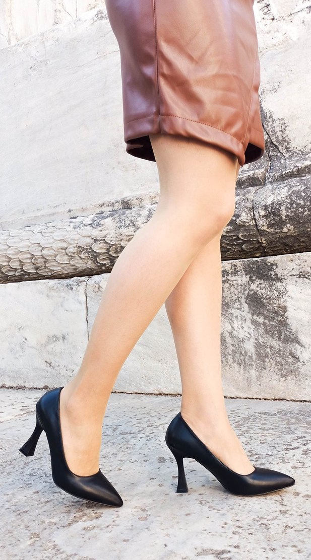 Kahverengi Deri Tokalı Stiletto - Görsel 4