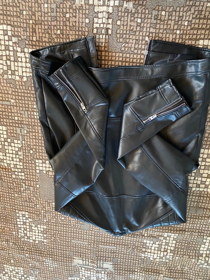 Bershka Siyah Deri Fermuarlı Biker erkek deri ceket - Görsel 3