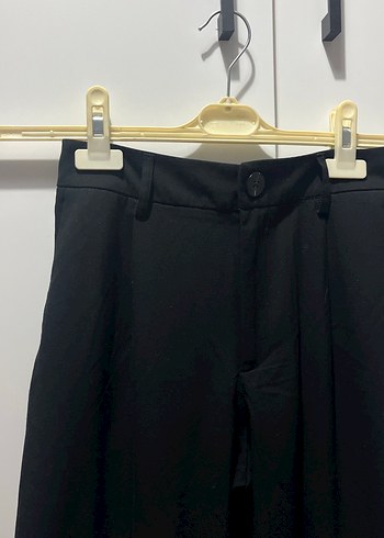 Stradivarius Siyah Kadın Midi Kumaş Pantolon