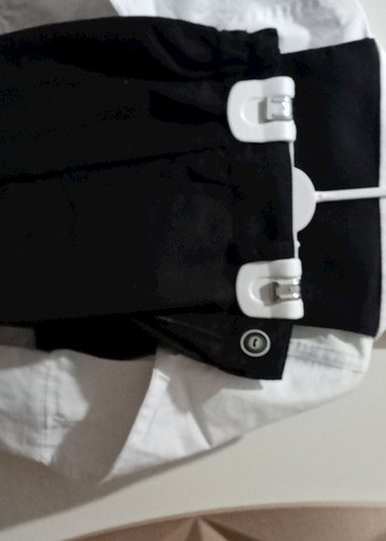 Çocuklar için Beyaz Gömlek ve kumaş pantolon Siyah Yelek Takım - Görsel 6