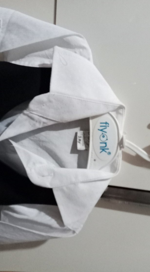 Çocuklar için Beyaz Gömlek ve kumaş pantolon Siyah Yelek Takım - Görsel 4