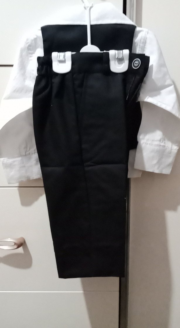 Çocuklar için Beyaz Gömlek ve kumaş pantolon Siyah Yelek Takım - Görsel 5