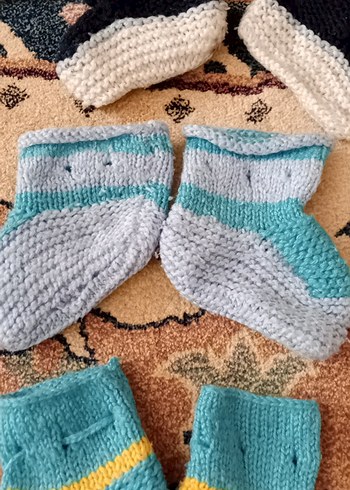 Renkli Erkek Bebek Örgü Patik Seti - Görsel 3