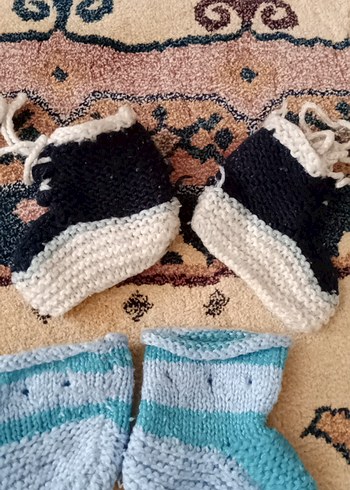 Renkli Erkek Bebek Örgü Patik Seti - Görsel 4