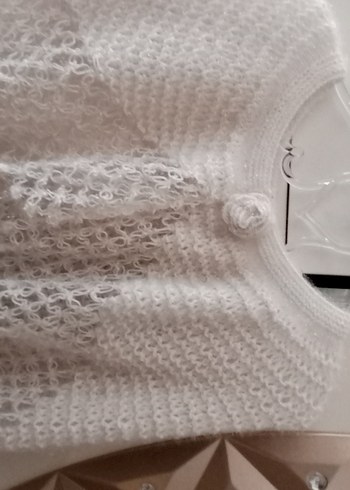 Kız Çocuk Beyaz Dantel Detaylı Örgü Pelerin - Görsel 3