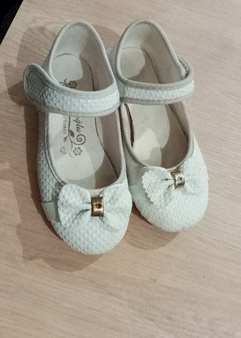 Kızlar için Beyaz Fiyonk Detaylı Babet - Görsel 6