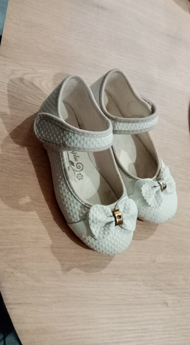 Kızlar için Beyaz Fiyonk Detaylı Babet - Görsel 5