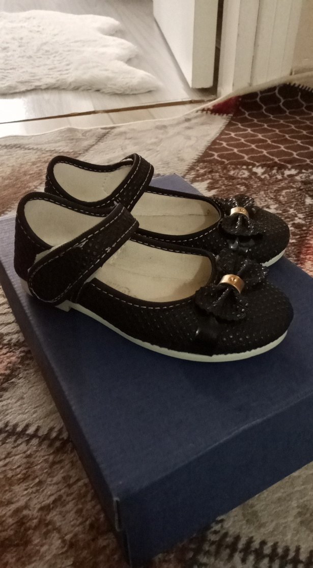 Kız Çocuk Siyah Yılan Desenli Tokalı Babet - Görsel 4