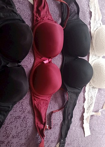Bordo ve Siyah kırmızı beyaz Düz Midi Sütyen 5 tane sütyen 500
