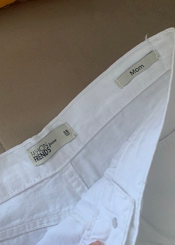 On Fashion Beyaz Kadın Mini Denim Şort