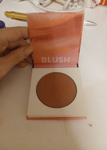 Avon Ultra Colour Parlak Ten Rengi Allık - Görsel 2