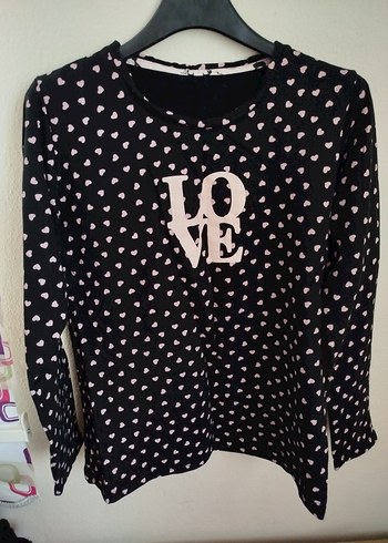 Yazı baskılı pijama üstü kadın