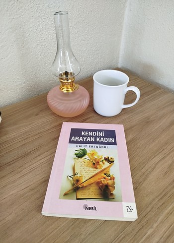 Kendini Arayan Kadın - Halit Ertuğrul