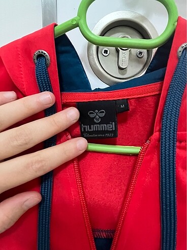 m Beden Hummel kapüşonlu