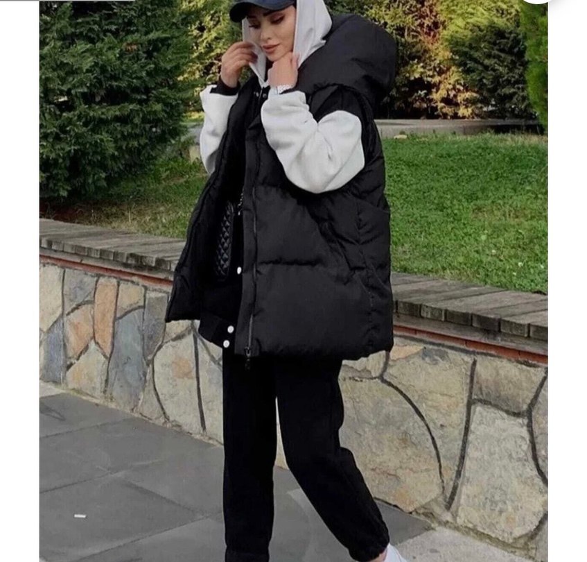 Siyah Kapüşonlu Kadın Şişme Yelek - Görsel 2