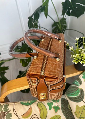 Beden kahverengi Renk Fendi Parisian Desenli Kahverengi Deri Çanta