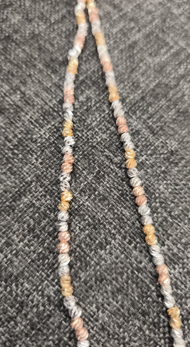 Midi Boy Altın Renkli Papatya Desenli Küpeler - Görsel 5