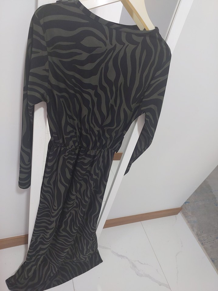 Kahverengi Zebra Desenli Uzun Kadın Elbise - Görsel 3