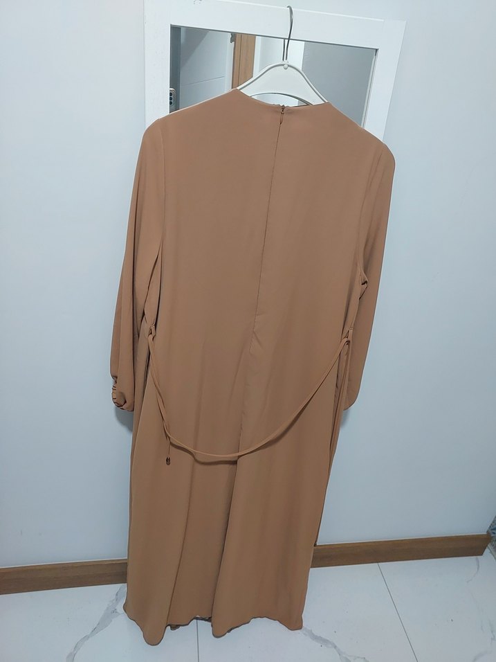 Bej Kadın Pilili Uzun Kollu Elbise - Görsel 2