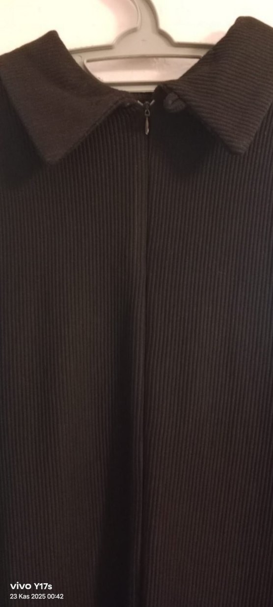 Siyah Uzun Kollu Drapeli Uzun Elbise - Görsel 4