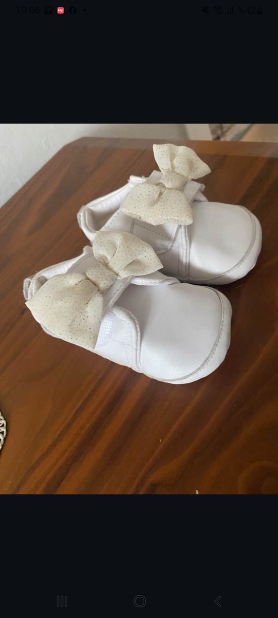 Kurdele Detaylı Beyaz Bebek İlk Adım Ayakkabısı - Görsel 3