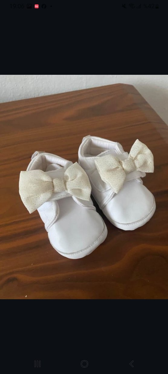 Kurdele Detaylı Beyaz Bebek İlk Adım Ayakkabısı - Görsel 2