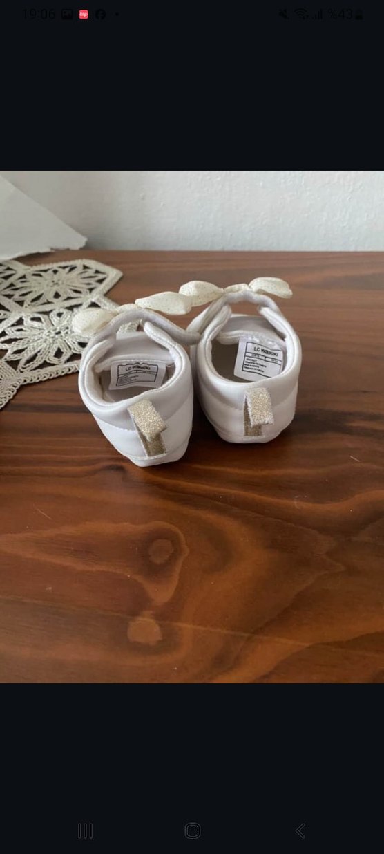 Kurdele Detaylı Beyaz Bebek İlk Adım Ayakkabısı - Görsel 4