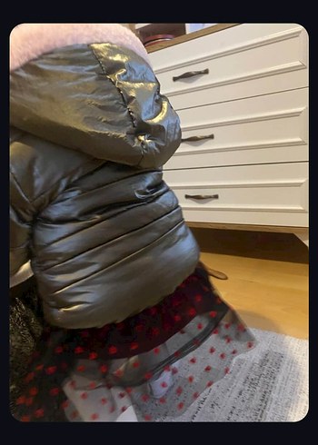 Parlak Gri Kapüşonlu Kız Çocuk Şişme Mont - Görsel 2