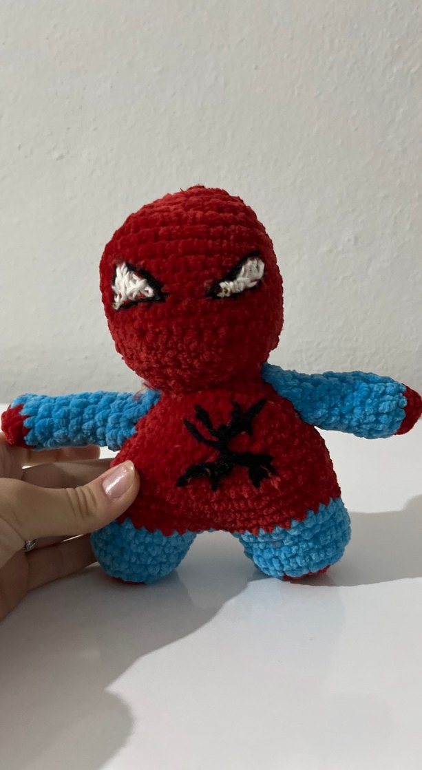 Renkli Örme Örümcek Adam Figürü - Görsel 2