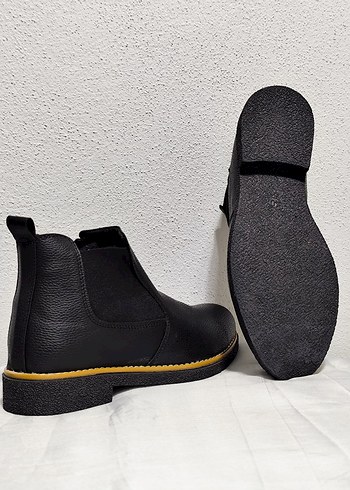 Siyah Renkli Erkek Sokak Tarzı Bot - Görsel 3