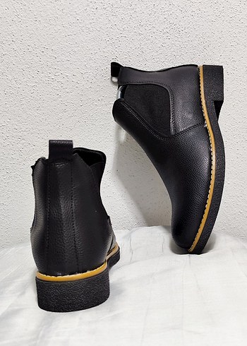 Siyah Renkli Erkek Sokak Tarzı Bot - Görsel 2