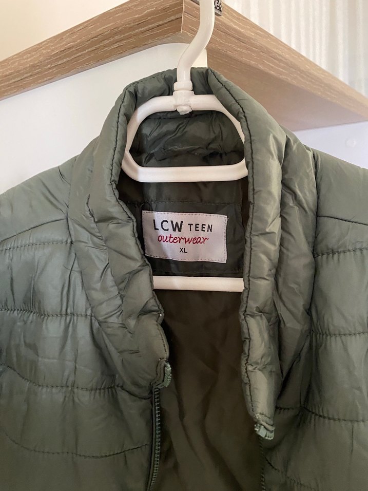 LCW Haki Kadın Şişme Yelek - Görsel 4