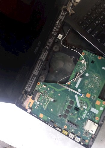 Siyah ASUS Laptop - Görsel 3