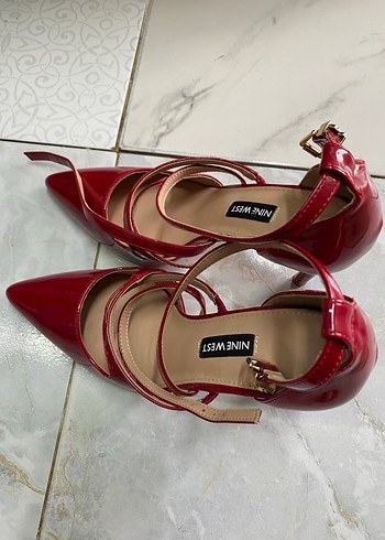 Kırmızı Rugan Tokalı Stiletto - Görsel 4