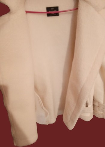 Beyaz Kürklü Kadın Ceket - Görsel 3