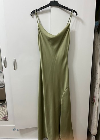 34 Beden Askılı, Uzun, Haki Saten Elbise