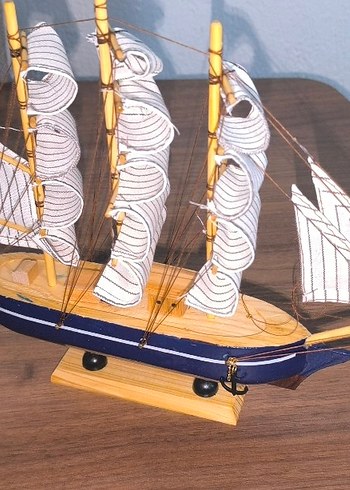 Beyaz Yelkenli Gemi Figürü - Görsel 6