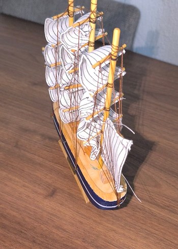 Beyaz Yelkenli Gemi Figürü - Görsel 4