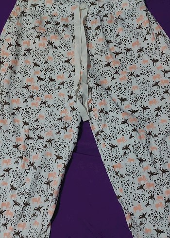 Beyaz Çiçek Desenli Dantel Detaylı Kız Pantolonu - Görsel 2